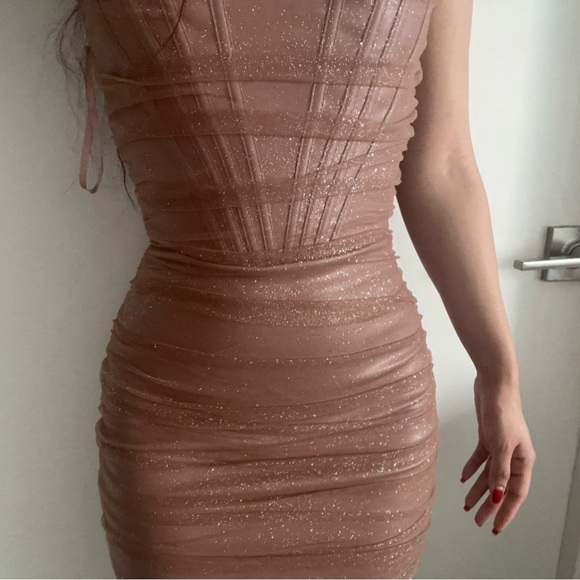 Beautiful dress for date any special occasion - Picture 1 of 5